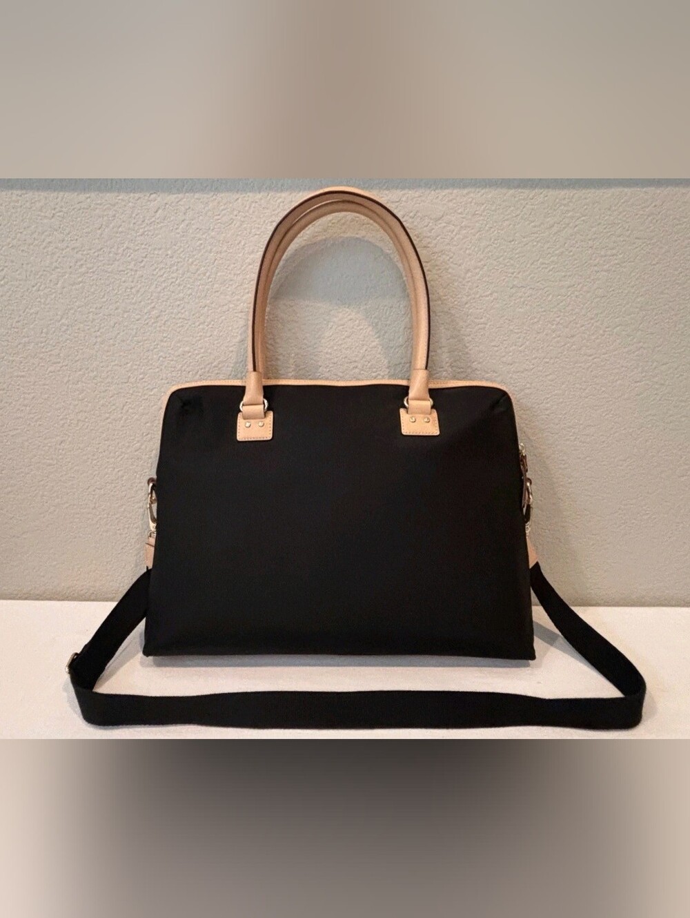 Kate Spade Kennedy Nylon Black 16” Laptop Shoulder Bag Black Tan Leather Handles - Picture 2 of 7